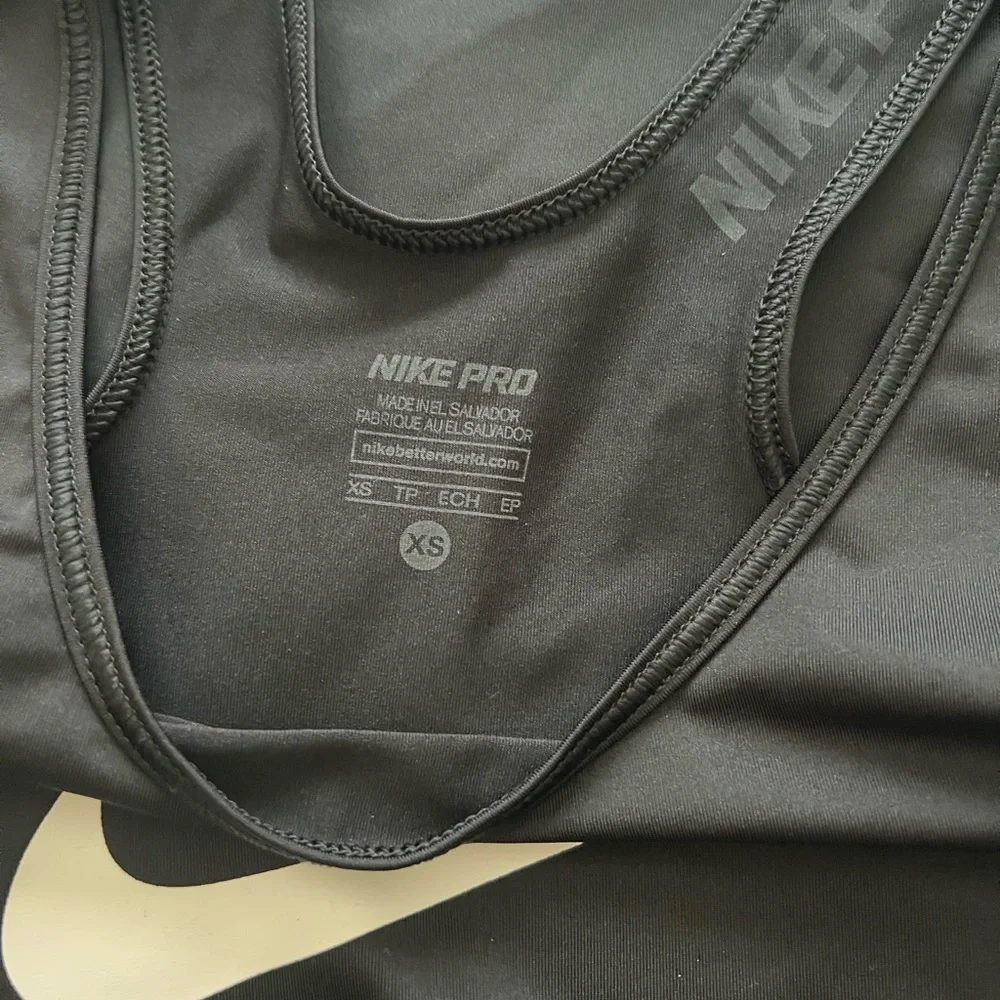 Nike pro sleeveless compression tank tops xs - Picture 9 of 10